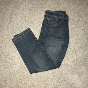 Levi’s 502 Jeans